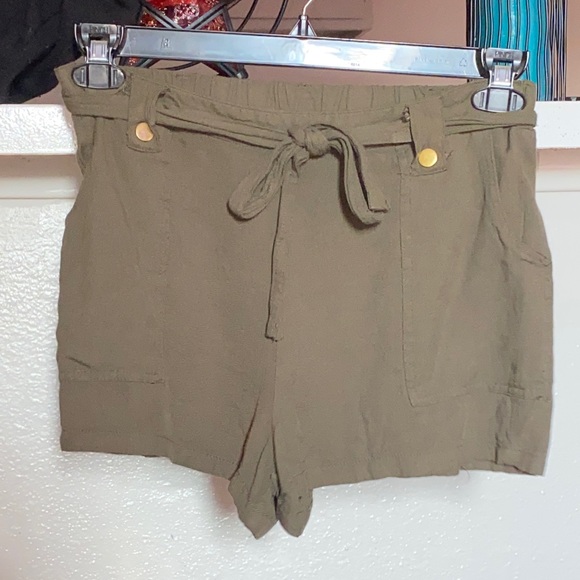New Look Shorts - Picture 1 of 1